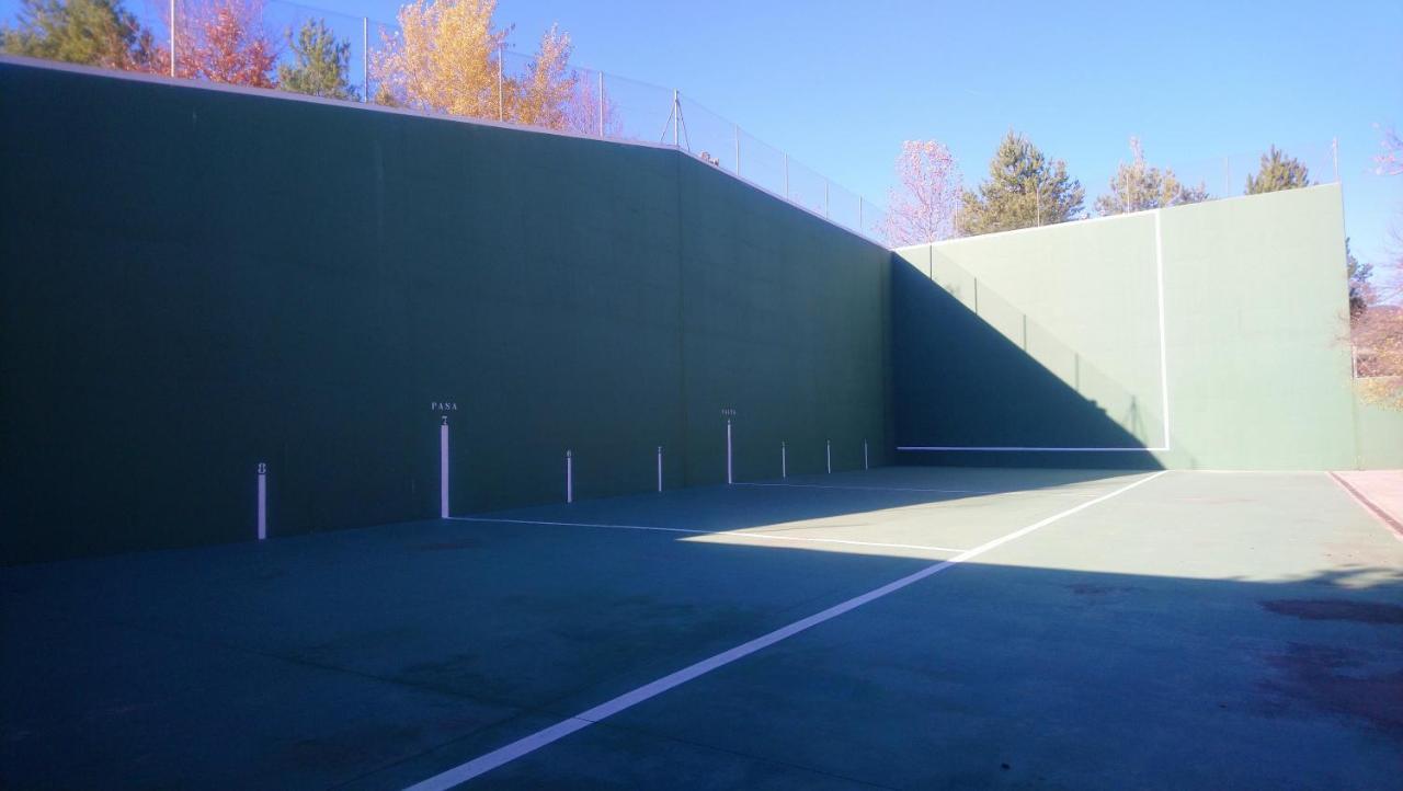 Las Margas. Golf. Bici. Esqui. Piscina. Sabinanigo Luaran gambar